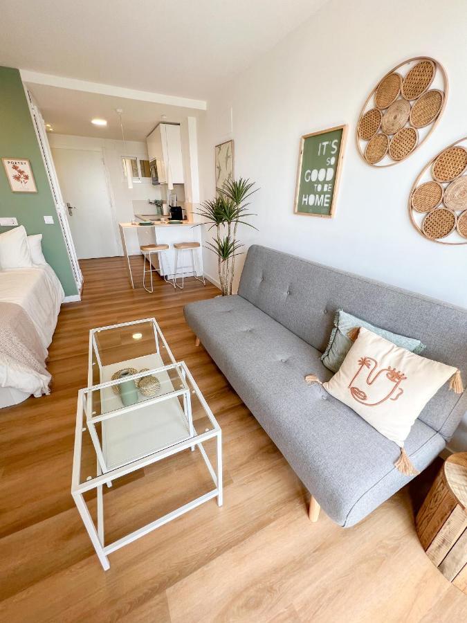 Cozy Studio With Sea Views เบนัลมาเดนา ภายนอก รูปภาพ